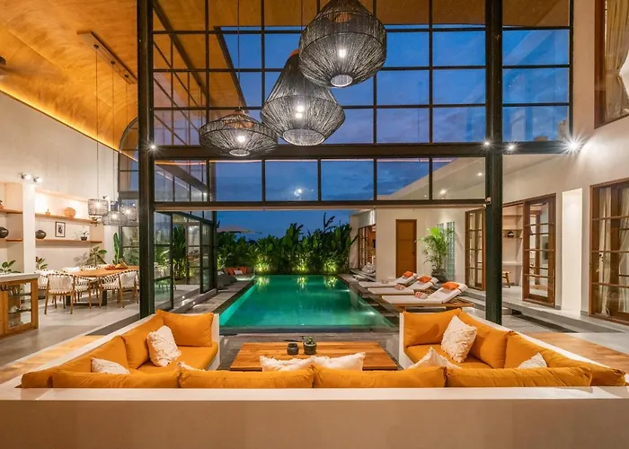 Villa Mango 2 - Amazing 4-Bdr Villa In Berawa ! Perfect Location Canggu 